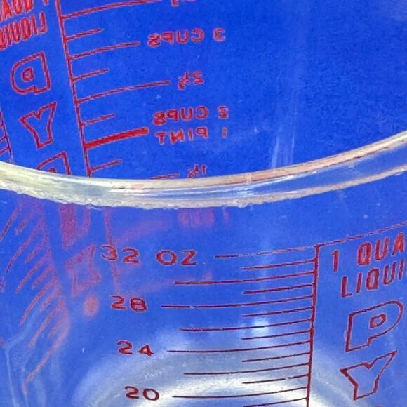 Pyrex 4-Cup D handle 532 glass measuring cup 1-quart USA red lettering FLAW - Picture 6 of 12